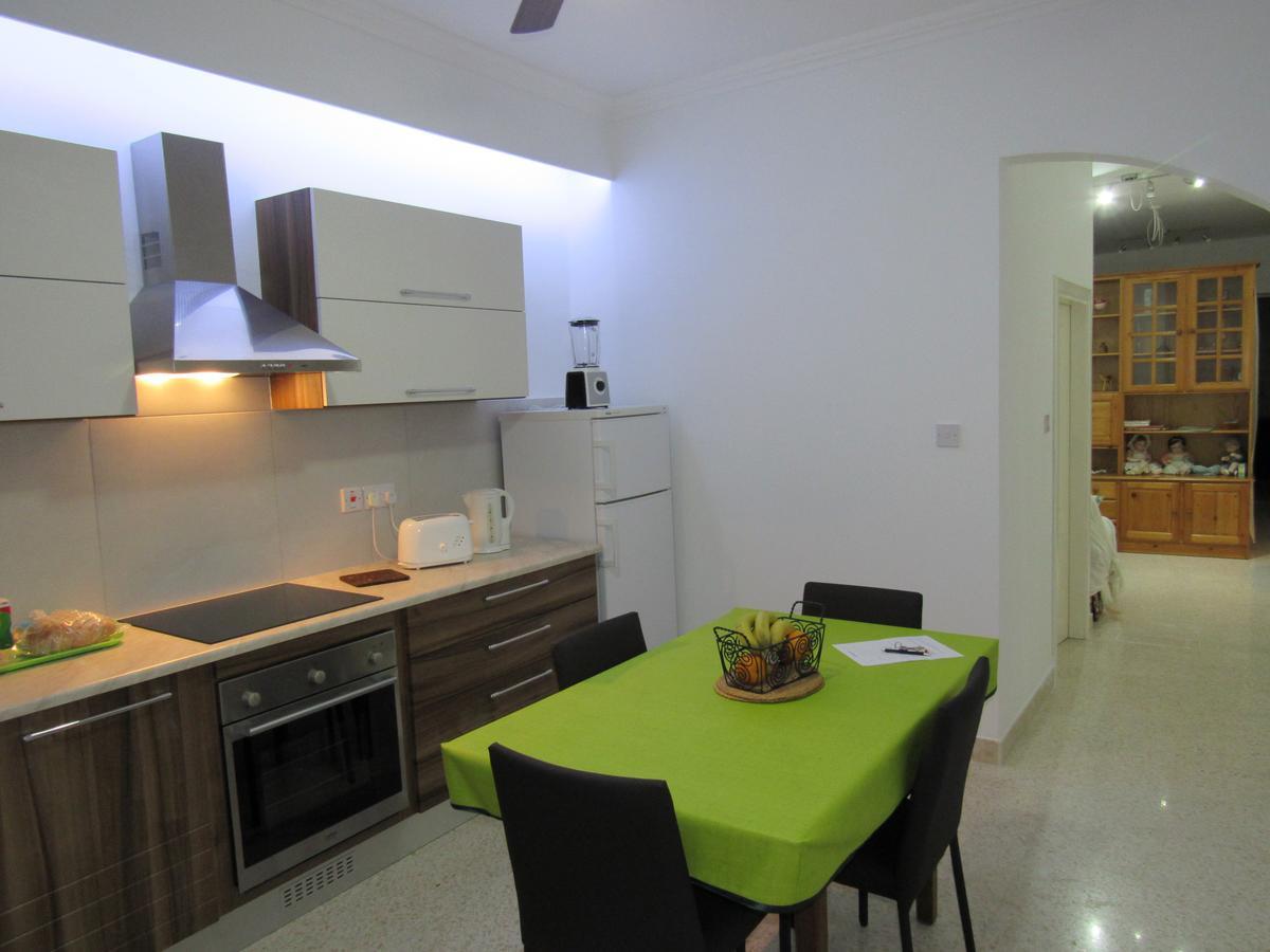 Central Studio Apartment Santa Vennera Bagian luar foto