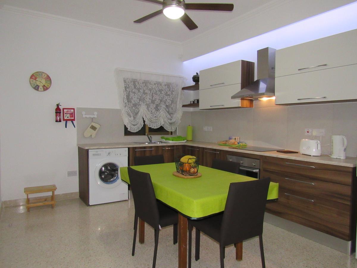 Central Studio Apartment Santa Vennera Bagian luar foto