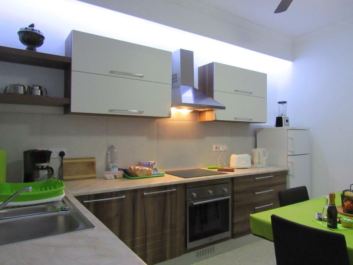 Central Studio Apartment Santa Vennera Bagian luar foto