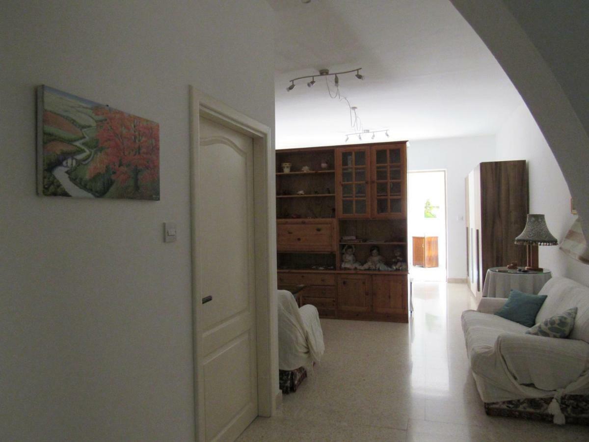 Central Studio Apartment Santa Vennera Bagian luar foto